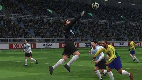 Pro Evolution Soccer 2011 [PSP, русские субтитры] - интернет-магазин GameShock г. Челябинск