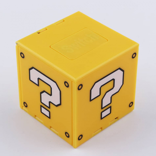 Кейс-футляр для хранения 16 картриджей (игр) "Mario Question Block" (NSW-038U) желтый (Switch)