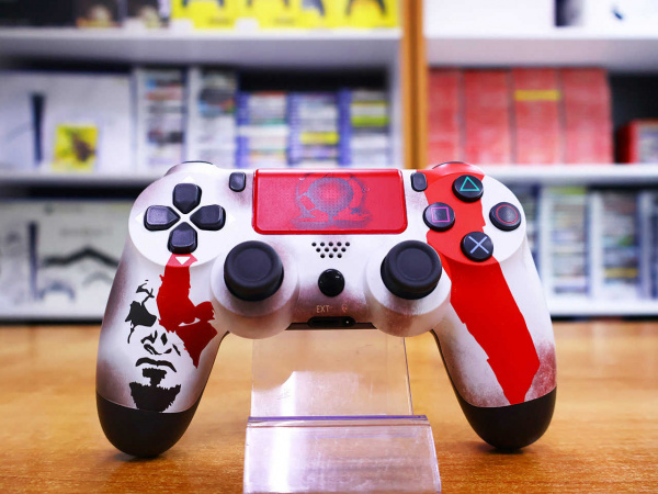 Джойстик Playstation PS4 Dualshock 4 v2 God of War Красно-белый [БУ] - интернет-магазин GameShock г. Челябинск