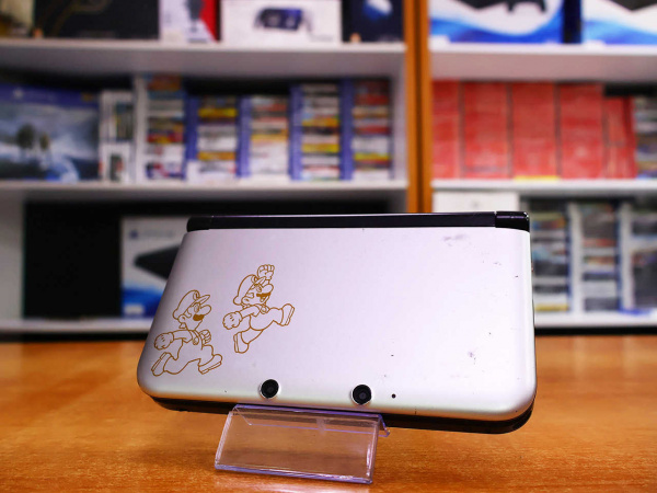 Nintendo 3DS XL Year of Luigi Edition Серебристый / черный NTSC-U + 64gb card прошитая [БУ] - интернет-магазин GameShock г. Челябинск