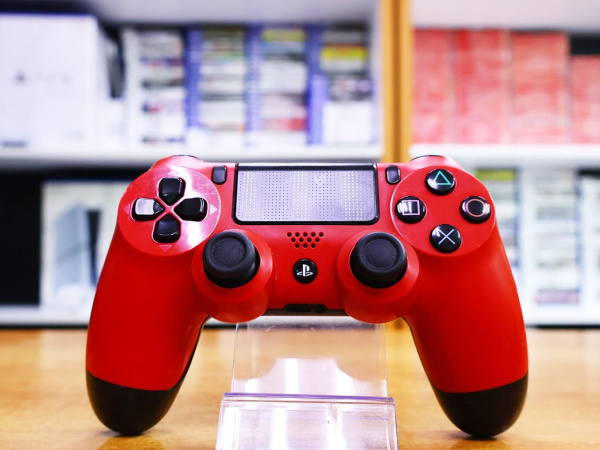Геймпад Sony Playstation PS4 Dualshock 4 v1 Magma Red (CUH-ZCT1E) [БУ] - интернет-магазин GameShock г. Челябинск