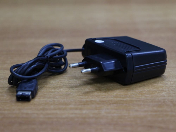 32 bit GBA SP AC Adapter 5.2 V (no box) (AGS-002) 320-500 mA - интернет-магазин GameShock г. Челябинск