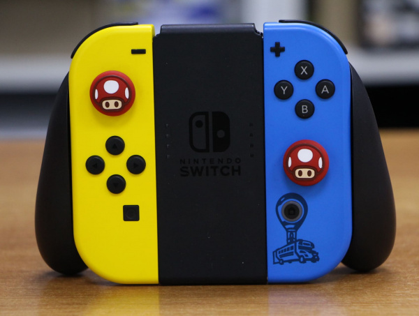 Накладки (насадки) на стики Joy Con для Nintendo Switch/Lite/Oled - Mario Toad red (2шт) - интернет-магазин GameShock г. Челябинск