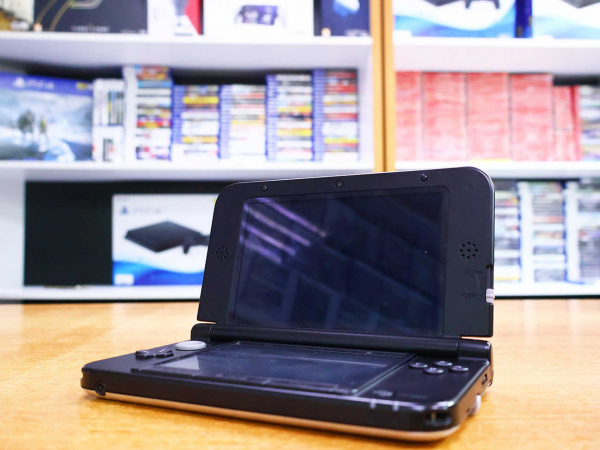Nintendo 3DS XL Year of Luigi Edition Серебристый / черный NTSC-U + 64gb card прошитая [БУ] - интернет-магазин GameShock г. Челябинск