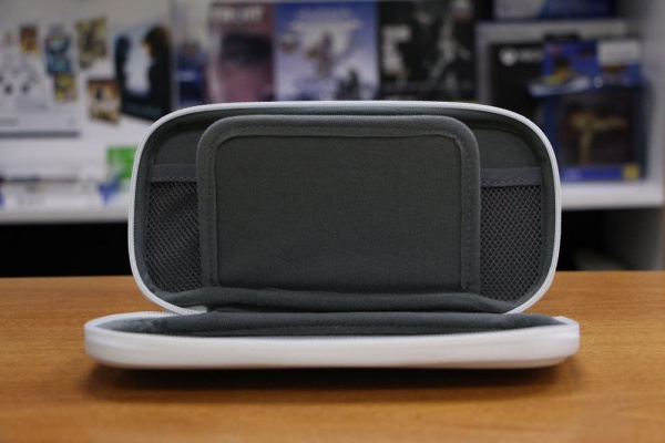 Защитный чехол NS Switch Lite Carrying Case + стекло (HDH-A-PSSAA) Grey - интернет-магазин GameShock г. Челябинск